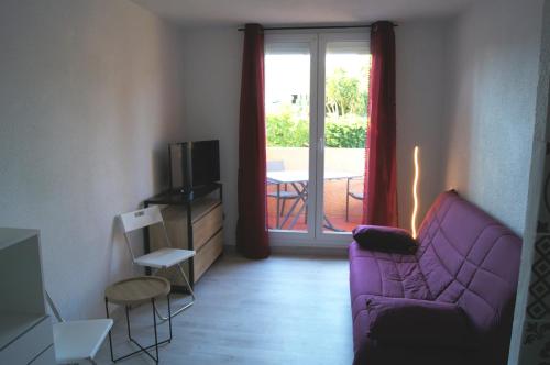 Les Locations de Lara II - T2 lit double & clic-clac Balcon Piscine Parking privatif