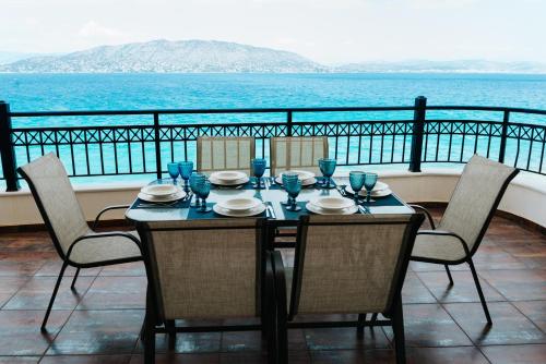  Beach luxury apartment in Aiándion