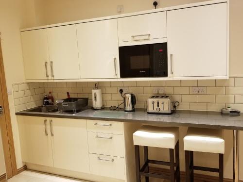 London Luxury Apartments 1min walk from Underground, with FREE PARKING FREE WIFI