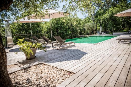 Sous les oliviers - Piscine chauffée à débordement- Studios climatisés