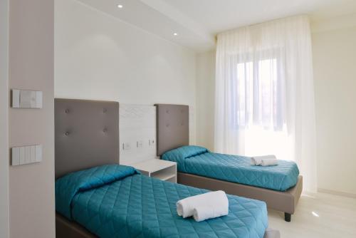 2 bedrooms, 4 beds
