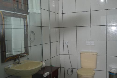 Standard Family Room image 2