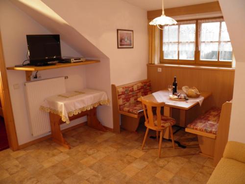 2 bedrooms, 2 beds