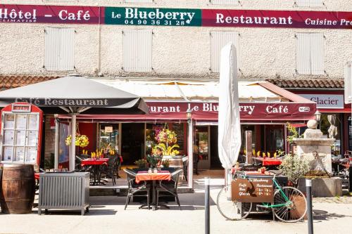 Hôtel-Restaurant Le Blueberry - Hôtel - Malaucène