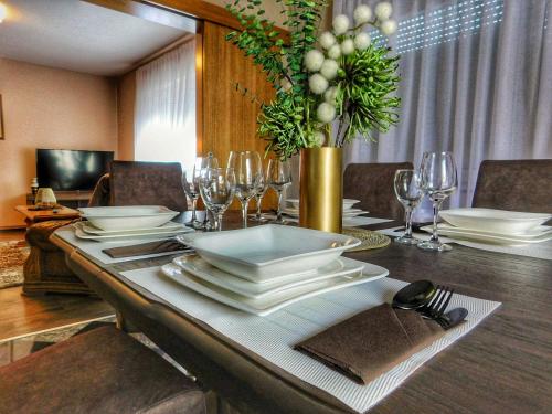 Novska Apartman Dabrovic 4-Star Guesthouse lobby