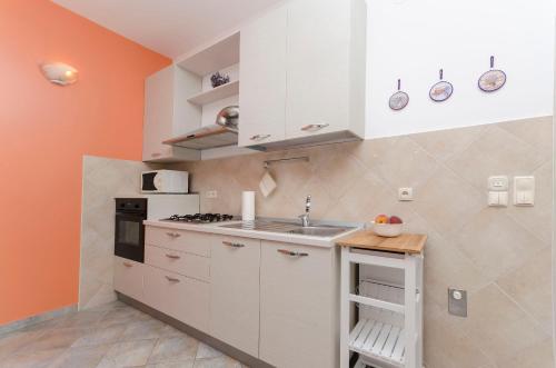 Apartments Gorana - image 4