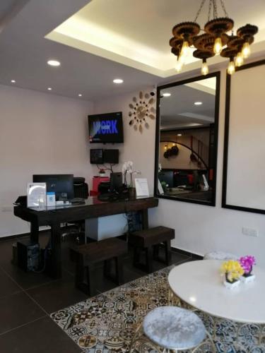 M 디자인 호텔 타만 페르타마 (M Design Hotel Taman Pertama) in 체라스