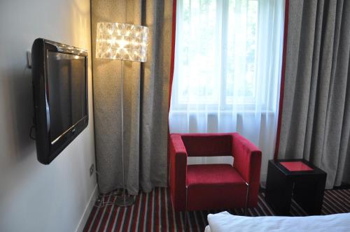 Red & Blue Design Hotel Prague - image 8