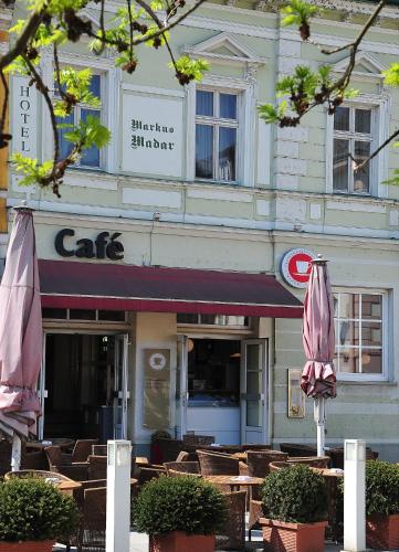 Madar Café Central Melk - image 3