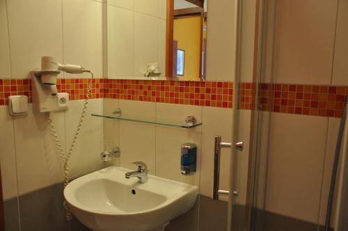City Central De Luxe – Prague, NY