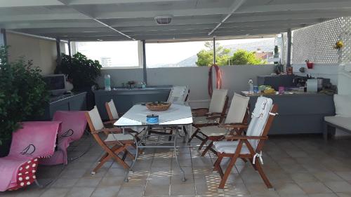  unique sea view and cozy apartment in Saronida