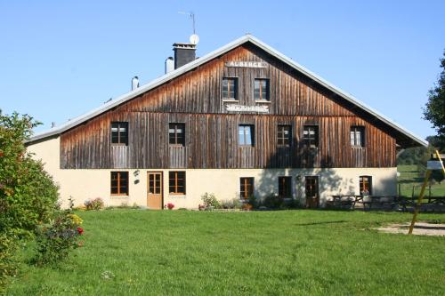 Auberge de la Perdrix - Accommodation - Hauterive-la-Fresse