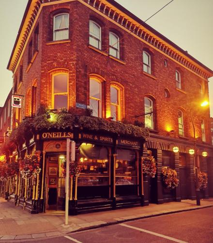B&B Dublin - O'Neills Victorian Pub & Townhouse - Bed and Breakfast Dublin