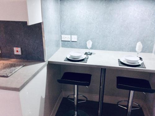 THE LION'S DEN ON ROYAL STREET in โกร็อค