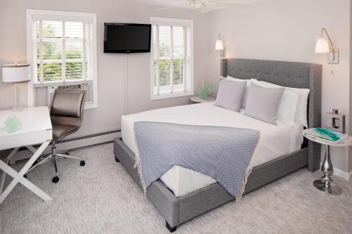 Inn at Harbor Hill Marina - image 2