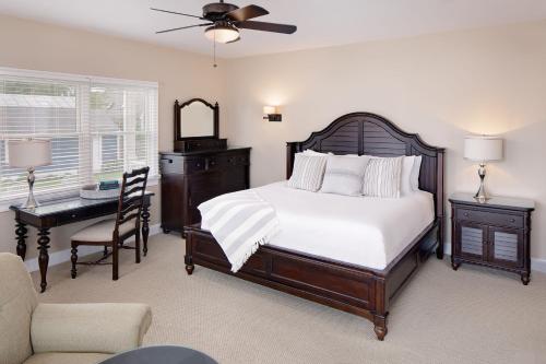 Inn at Harbor Hill Marina - image 7