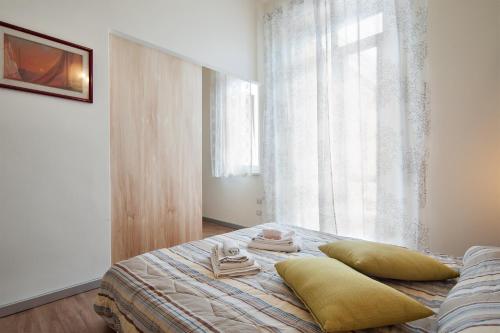 Triple Room with Balcony image 1