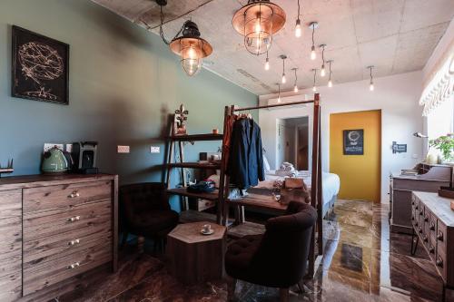 Talbot & Bons Studio Flat 1