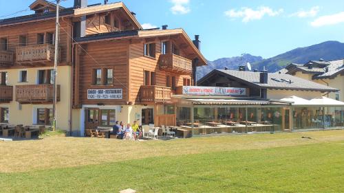 Alpino Lodge - image 7