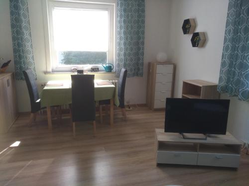 One-Bedroom Apartment image 4