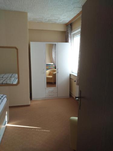 One-Bedroom Apartment image 6