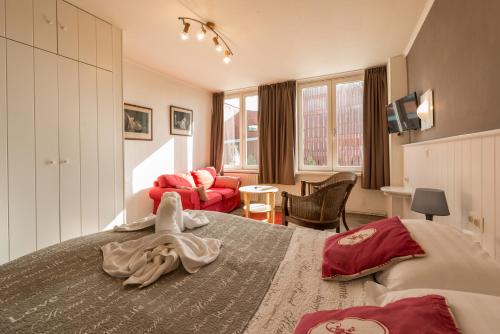 Superior Double Room image 8