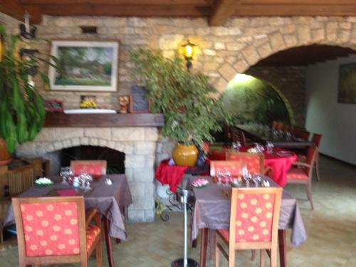 La Table Des Bons Peres in Bizlē
