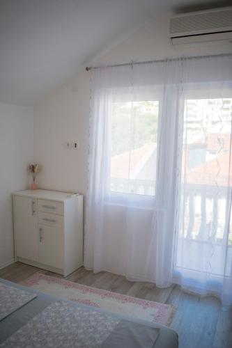 Apartments Golden Bridge - image 2
