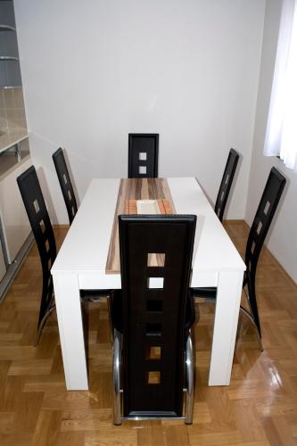 Apartman 'Dunja 2' Banja Luka - image 4