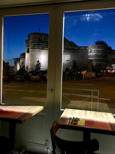 Logis Hotels- Hotel Marguerite d'Anjou Angers chateau - 숙소 외관