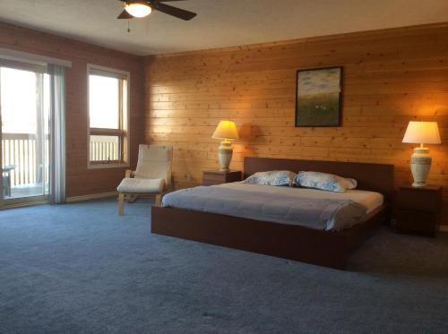 Sunset Lakehouse, cozy cottage in Miller Lake (ON)