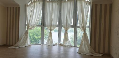 Mycastle - guesthouse with lake view 14 km city center plus bbq and tour guide and water sports