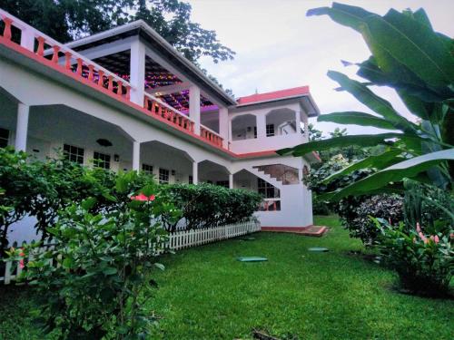 B&B Port Antonio - Polish Princess Guest House - Bed and Breakfast Port Antonio