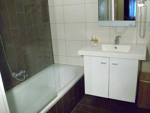 Hotel La Louve - image 2