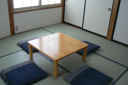 4 futon beds