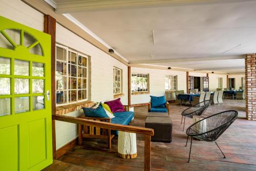 附設設施, 茂皮恩岡瓦納達馬拉山林小屋 (Gondwana Damara Mopane Lodge) in 霍里克薩斯