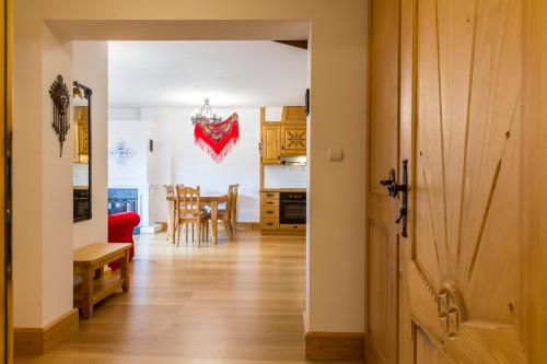 Standard Two-Bedroom Apartment with Balcony image 6