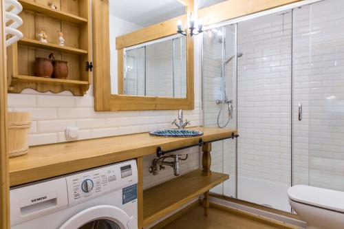 Standard Two-Bedroom Apartment with Balcony image 4