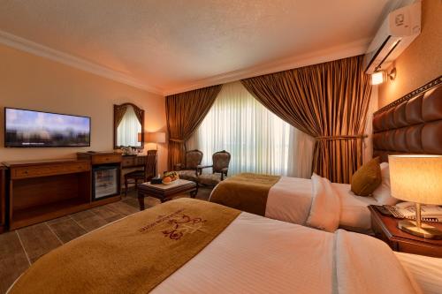 room detail thumbnail 1