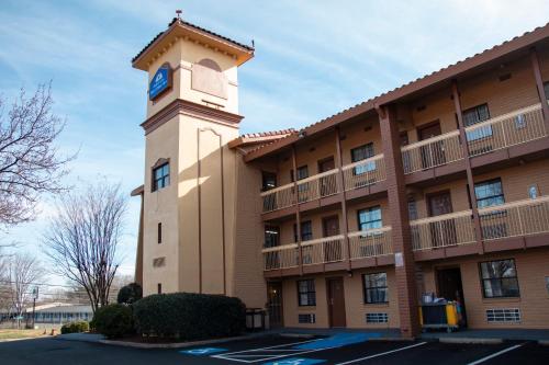 America's Best Value Inn Charlotte - image 2