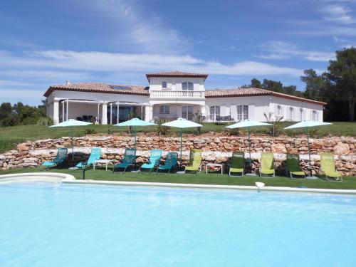 Villa 342 m2 classée 4 étoiles sur 1 ha - Provence