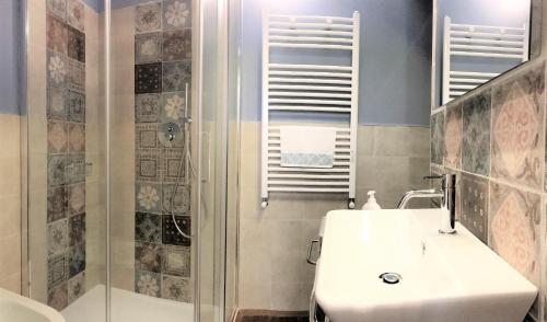 THE BLUE LODGE-cozy flat close to Piazza del Campo - image 14