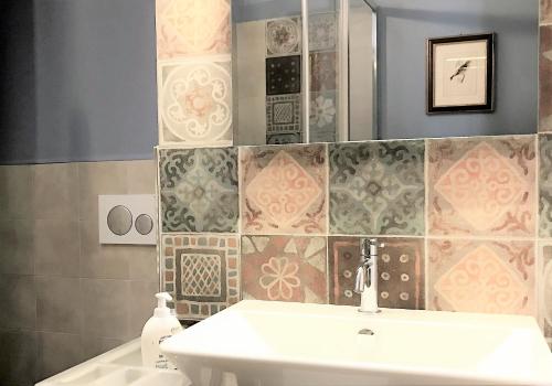 THE BLUE LODGE-cozy flat close to Piazza del Campo - image 10