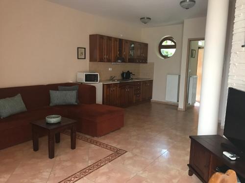 2 bedrooms, 3 beds