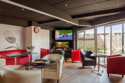 Kyriad Direct Rennes Ouest - image 7
