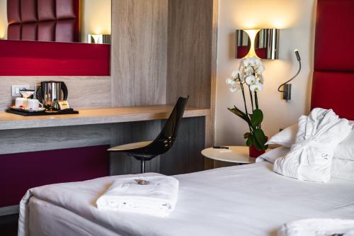 Jazz Hotel - image 11