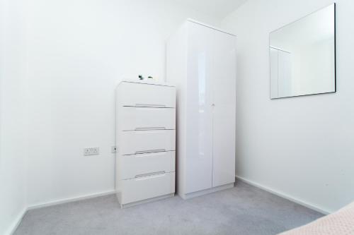 Clover Court - image 12