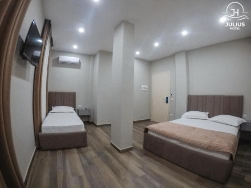 Julius Hotel – Golem, WV