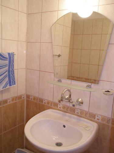 Double or Twin Room with Balcony image 2