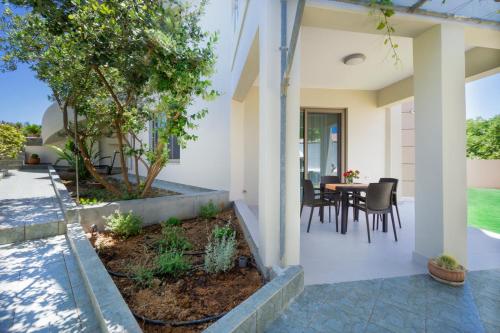Ariadne Apartment - main image